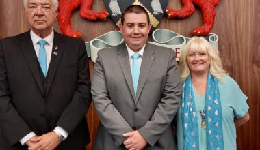 Oldham gets first Reform councillors as three defect