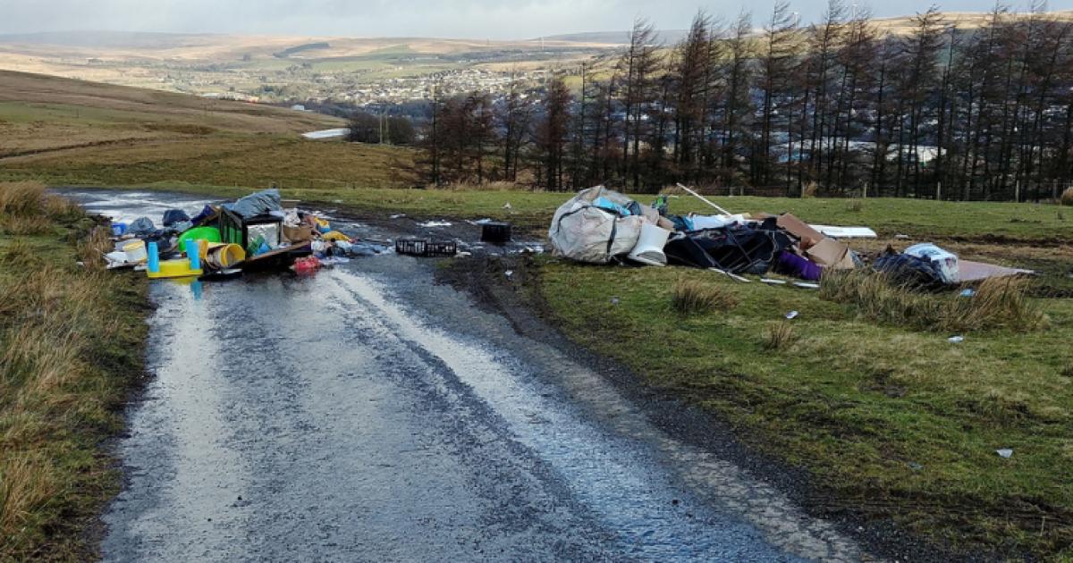 New barriers installed to prevent fly tipping in Caerphilly
