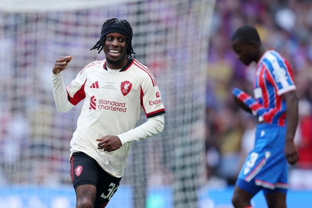 Jeremie Frimpong celebrates