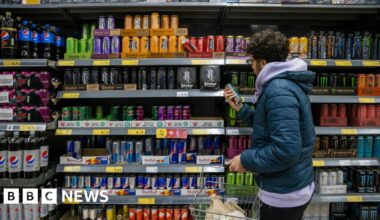 Energy drinks to be banned for under 16s