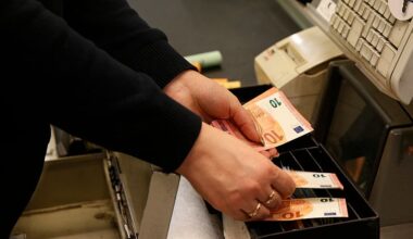 Do you receive a fair salary? Pay worries divide Europeans