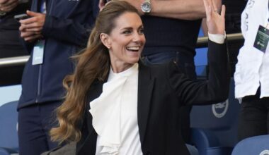 Kate sends good luck message to England for Rugby World Cup final