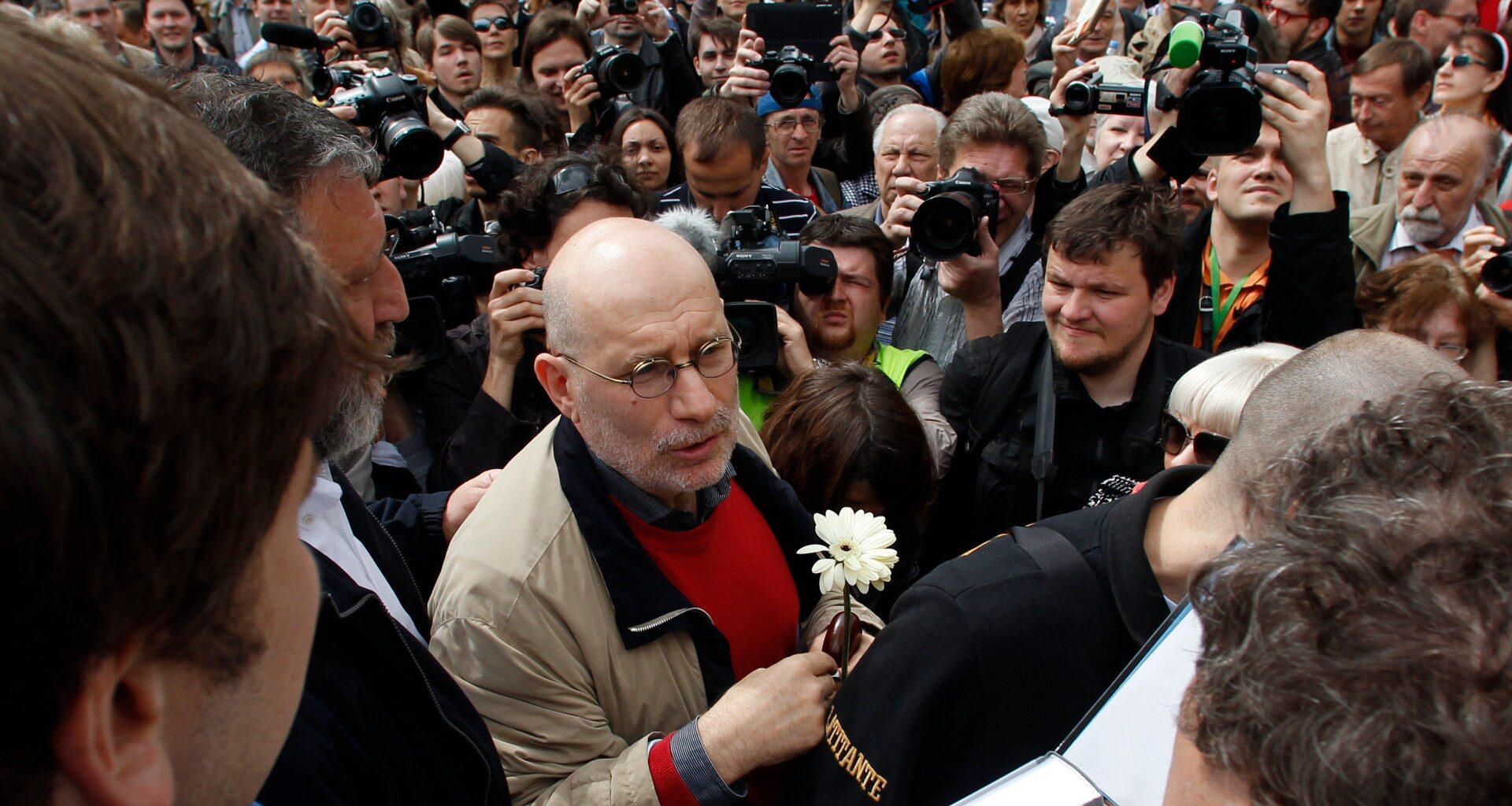 Russia’s law against books by ‘foreign agents’ signals tightening grip | Censorship News