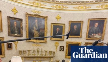 Before and after: Trump’s extreme goldening of the Oval Office | Trump administration