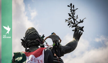 France warns mayors against flying Palestinian flag next week