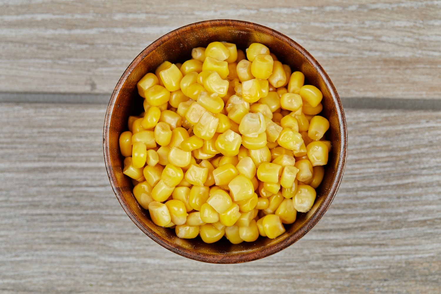 Boiled corn with lemon is a tasty snack. (PC: Freepik)
