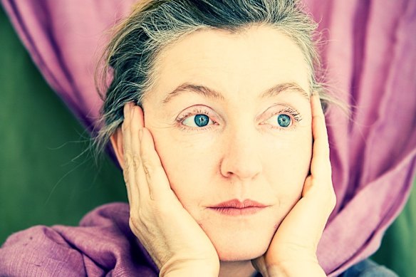 Rebecca Solnit advocates drawn-out paths of influence in her essays.