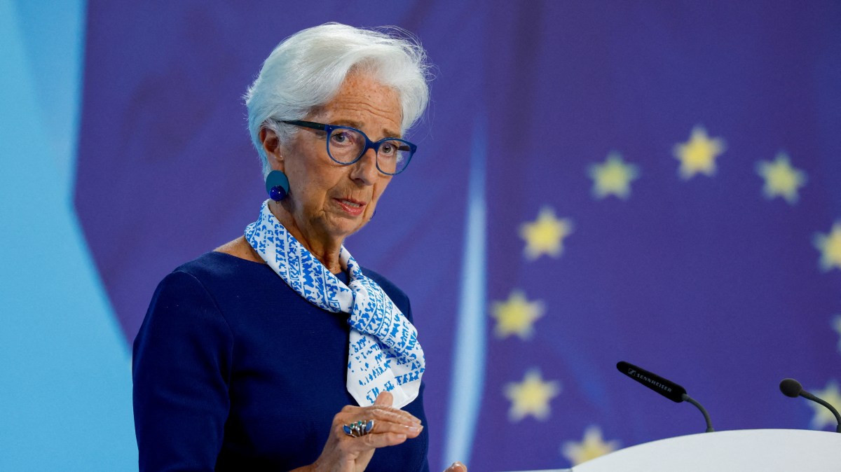 Trump attack on Fed ‘poses threat to world economy’
