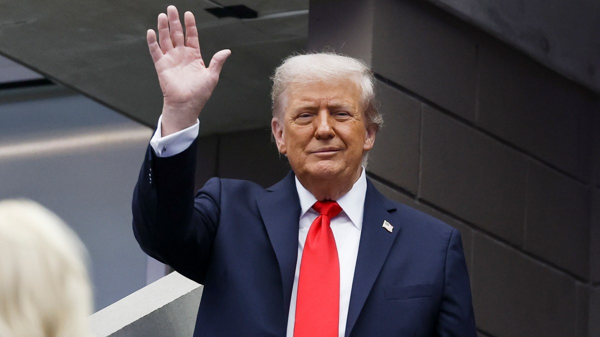 Start of US Open final delayed over Donald Trump security checks