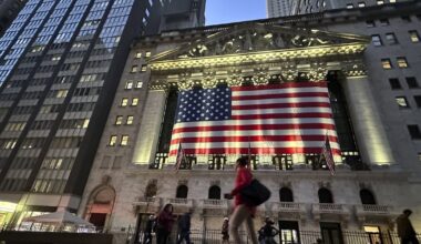 World shares trade higher, Wall Street snaps 3-day losing streak