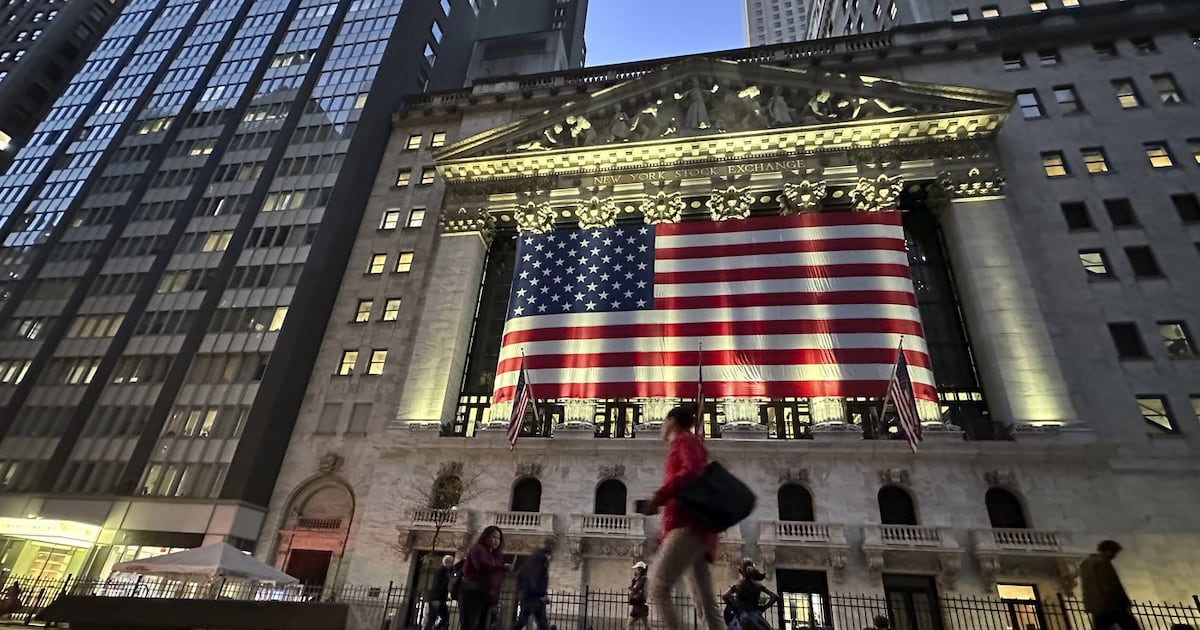 World shares trade higher, Wall Street snaps 3-day losing streak