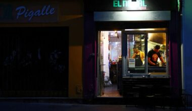 French services sector nears stabilisation in August, PMI shows