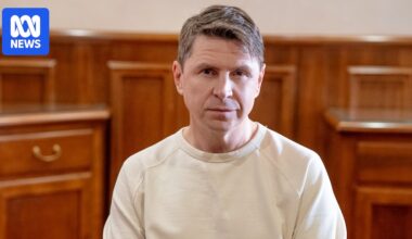 This man has spoken to the Kremlin. He says Putin 'wants to keep war going'