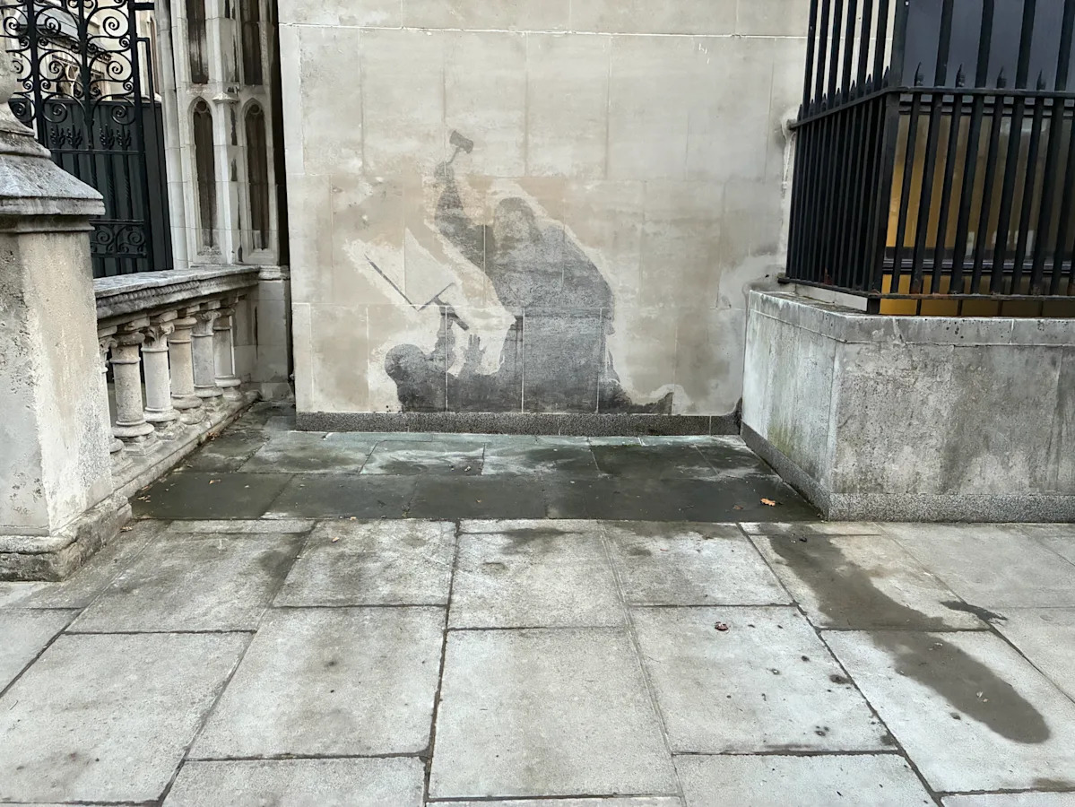 Banksy's new graffiti refuses to vanish after jet-wash