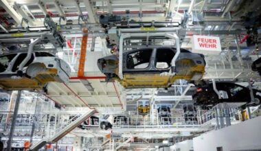 German producer prices drop in August