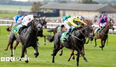 Tony Jacklin lifts the Ryder Cup in 1975
