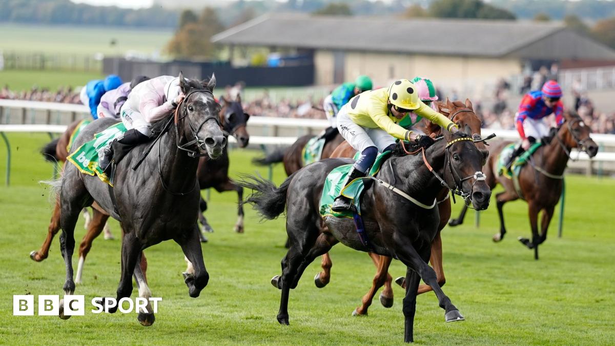 Tony Jacklin lifts the Ryder Cup in 1975