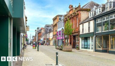 Ministers urged to put retailers at heart of economic policy
