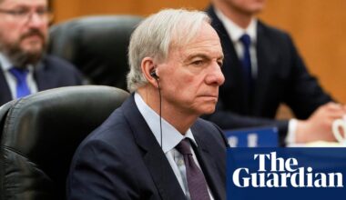 Rising inequality is turning US into an autocratic state, billionaire warns | US economy