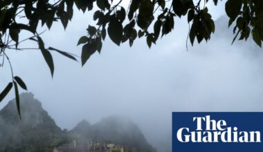 Rocks on train tracks strand 900 Machu Picchu tourists amid protest | Peru