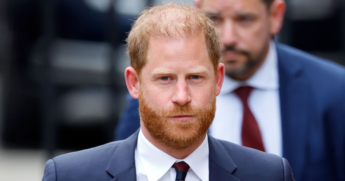 'Visibly stressed' Prince Harry's four-word fear revealed by expert - Celebrity News - Entertainment