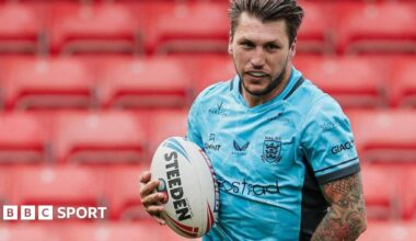 Tom Briscoe in action for Hull FC