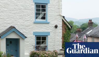 Average UK house price rises to record £299,331, says Halifax | Housing market