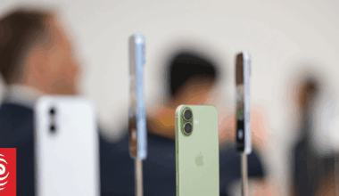 Warning on agreeing to expensive pricing plans when purchasing iPhone 17