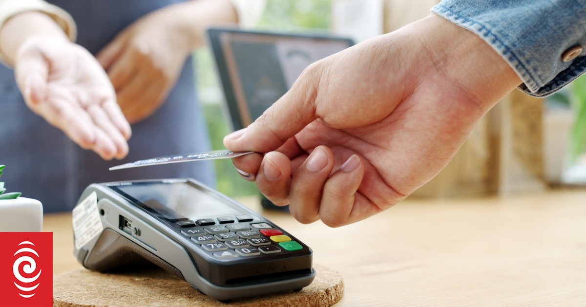 Businesses urge government to rethink ban on PayWave transaction fees