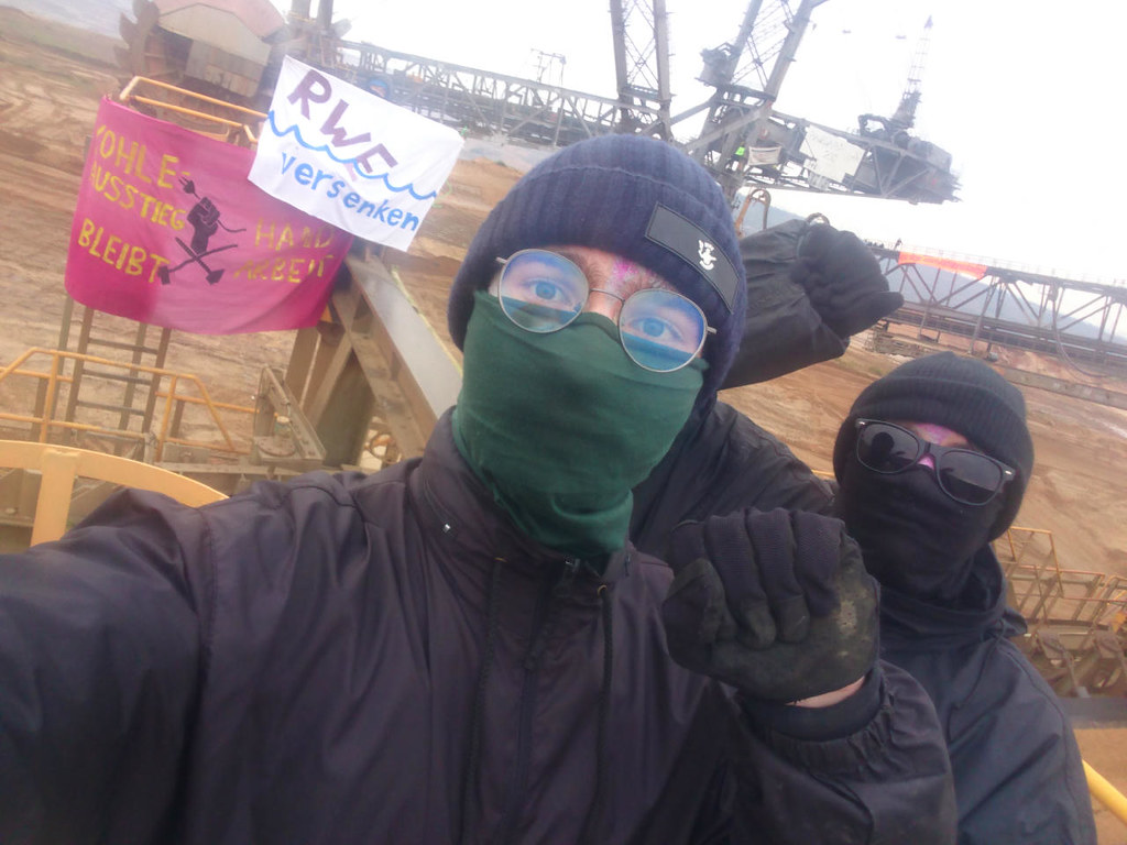 Germany: Hambach forest excavator occupied