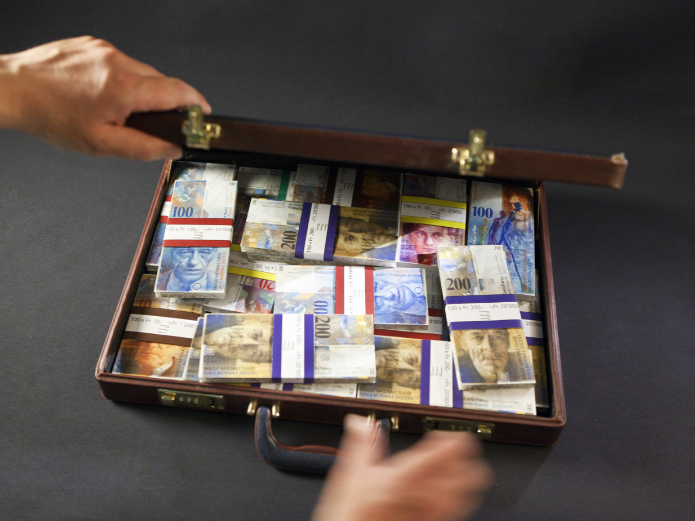 Money laundering: "soft" law confirmed for National Councillors