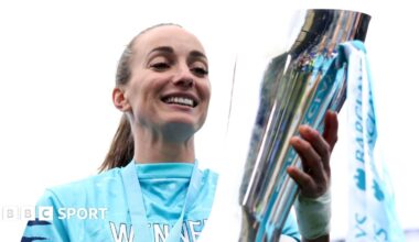 Kosovare Asllani celebrates with London City Lionesses