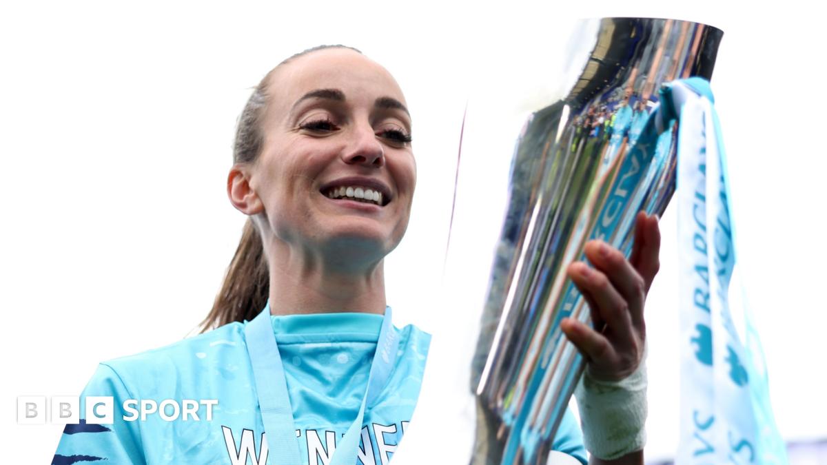 Kosovare Asllani celebrates with London City Lionesses