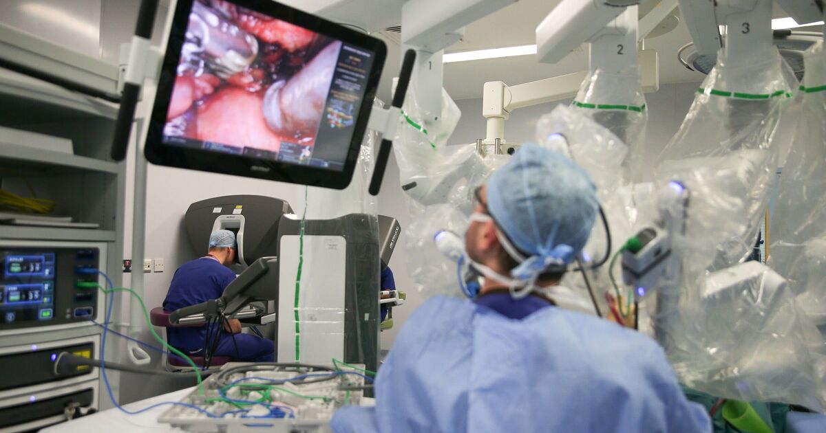 The robotic surgery revolution is coming to the NHS but just how safe | UK | News