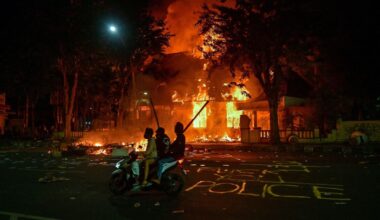 Brits caught up in Bali CHAOS as deadly riots leave seven killed | World | News