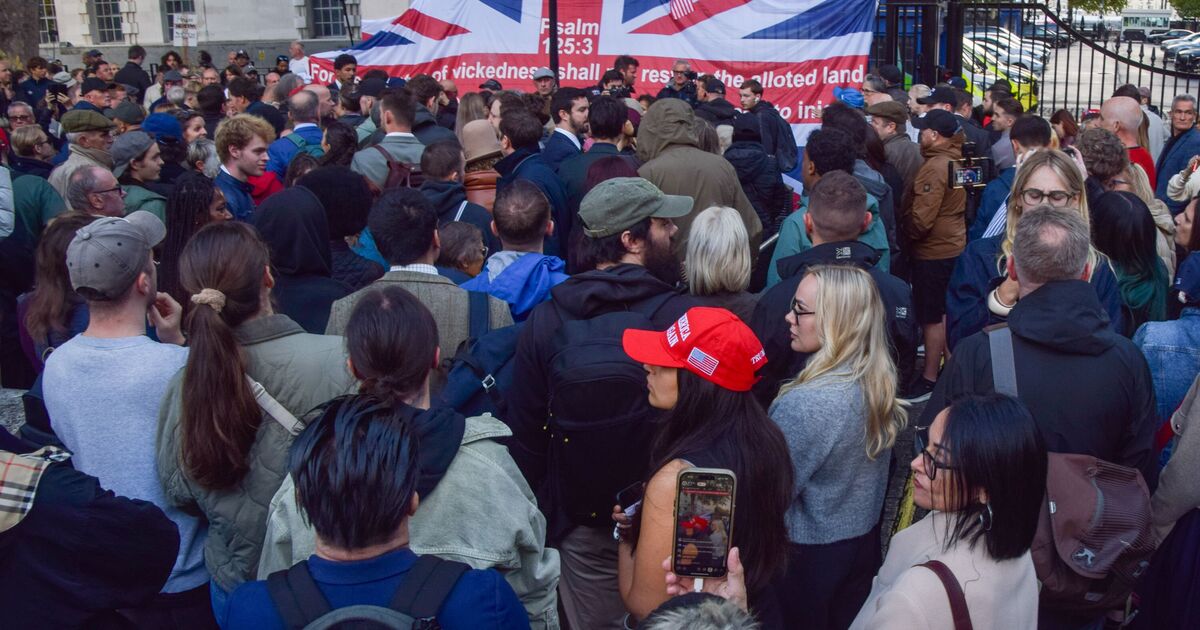 Tommy Robinson protest LIVE: Police draft 500 extra officers as London braces for violence | UK | News