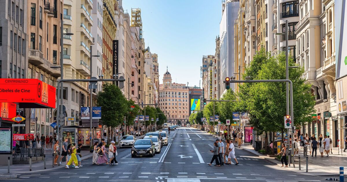 Madrid LIVE: Man 'covered in blood' threatens to blow up city centre building | World | News