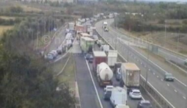 M11 traffic LIVE: Major motorway closed after 3 cars and van in crash | UK | News