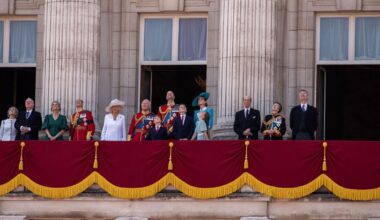 Fans call on royal couple to become working royals and boost support for monarchy | Royal | News