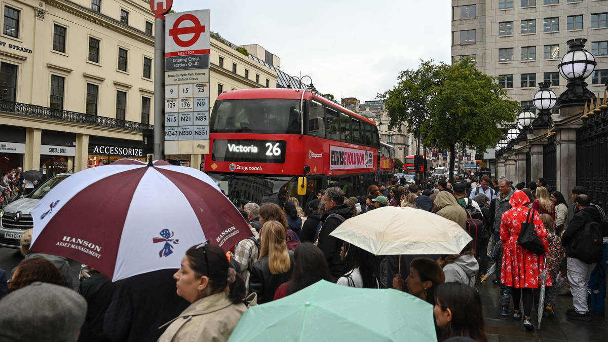 Talks to be held to resolve dispute which led to Tube strikes after week of chaos in London