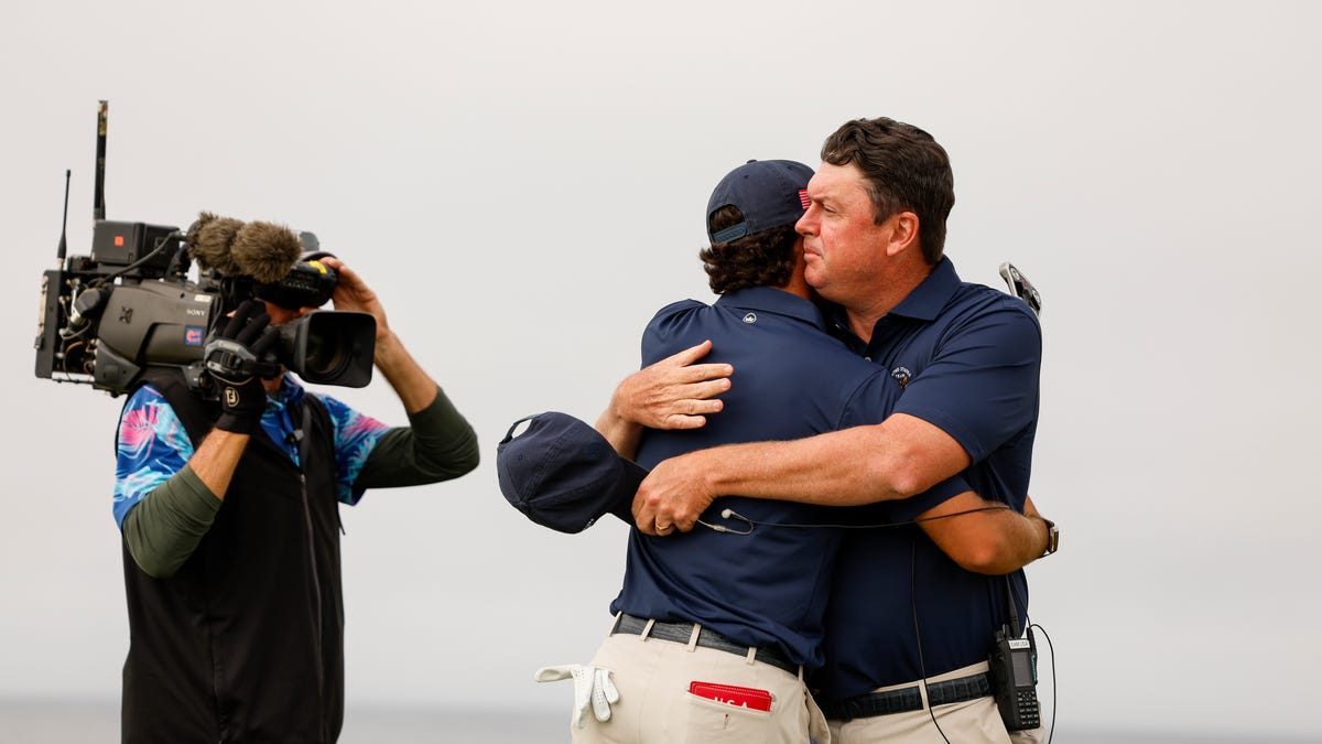 Sunday foursomes and singles scores, highlights