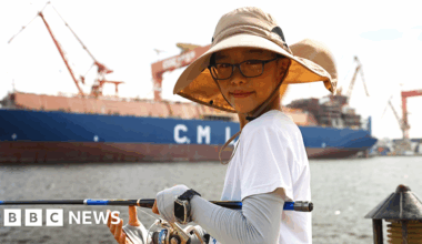 China's huge navy is expanding at breakneck speed