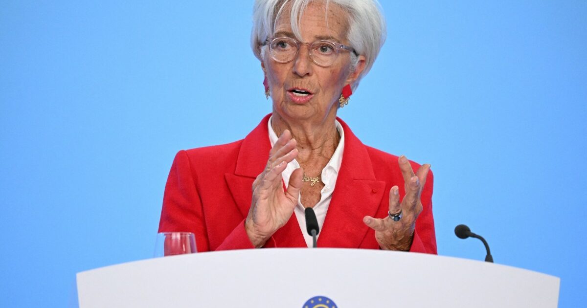 French Gov Collapse Risks Worrying Eurozone
