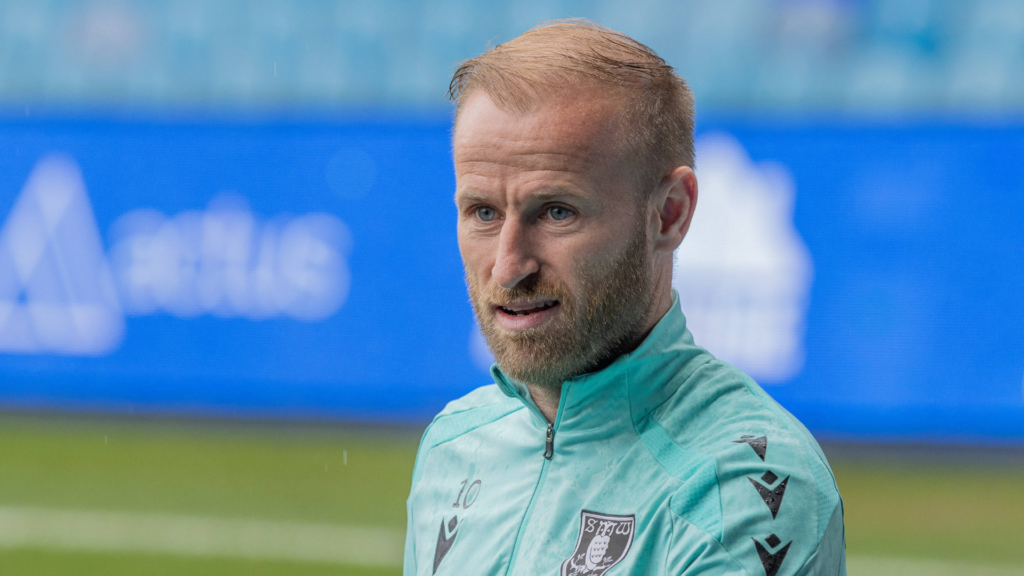 Barry Bannan in a Sheffield Wednesday kit