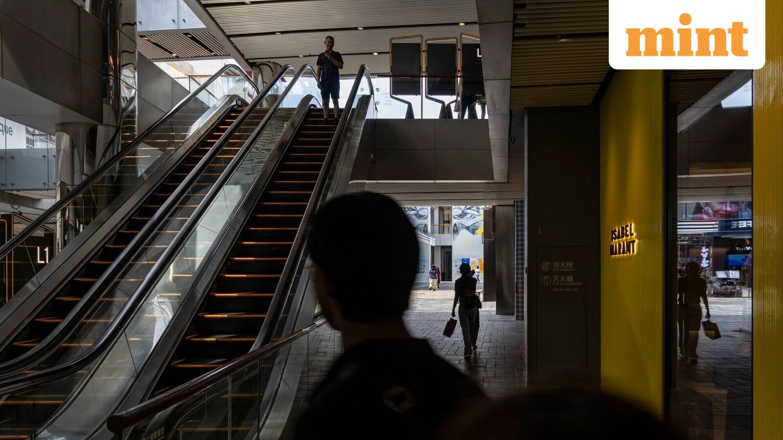 China’s consumers are surprising economists. Meet the ‘bifurcated shopper.’