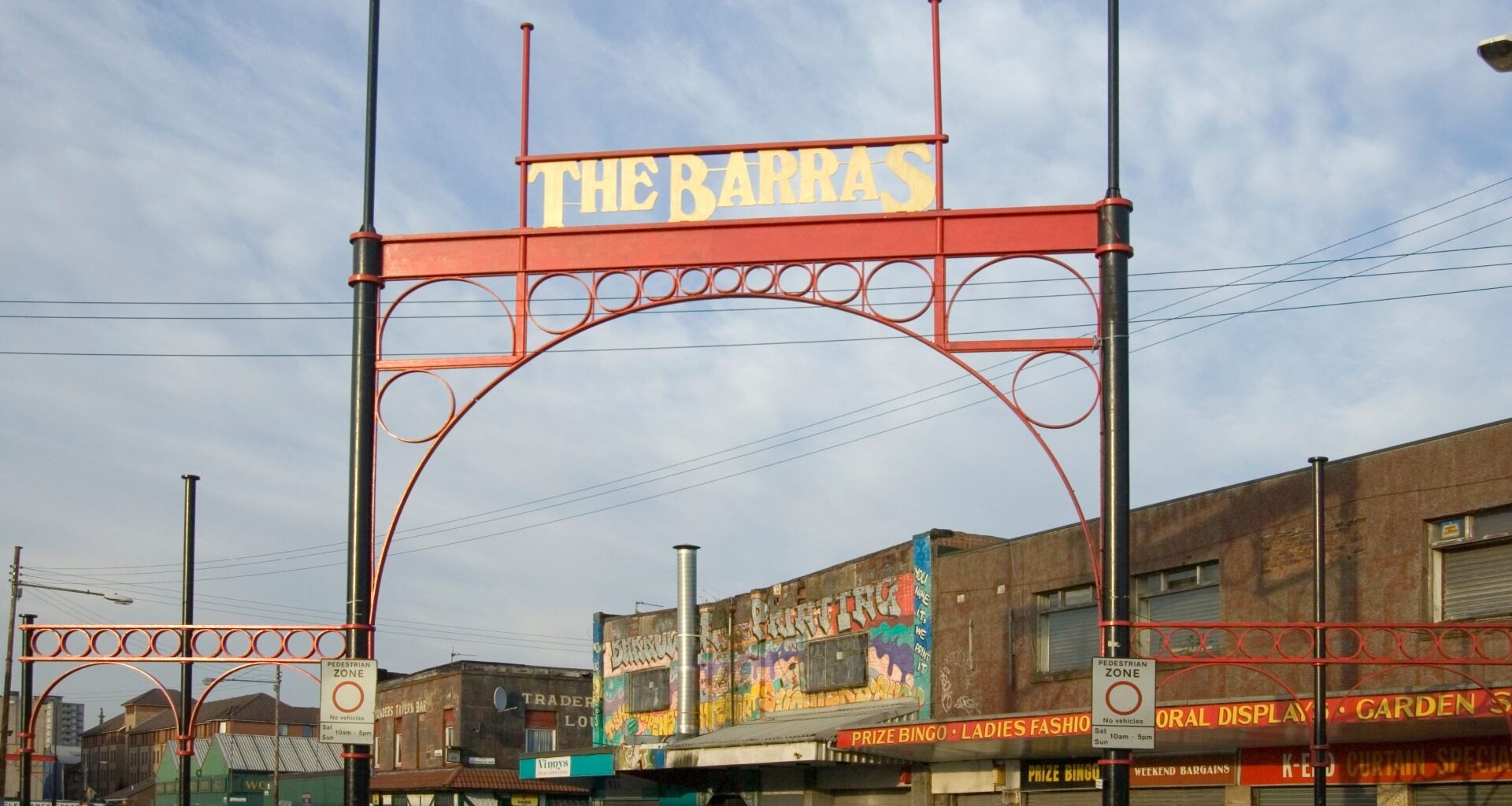 TV legend spotted making 'surprise visit' at the Barras Market in Glasgow