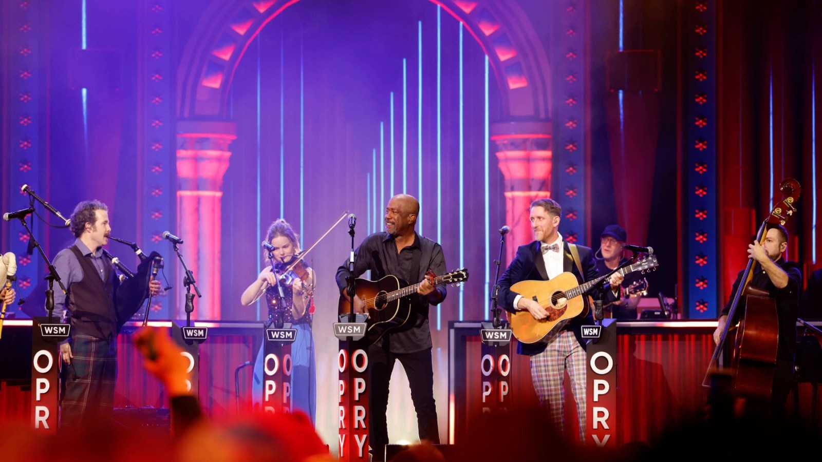 Mumford and Sons Sing 'I Will Wait' at Grand Ole Opry London Debut