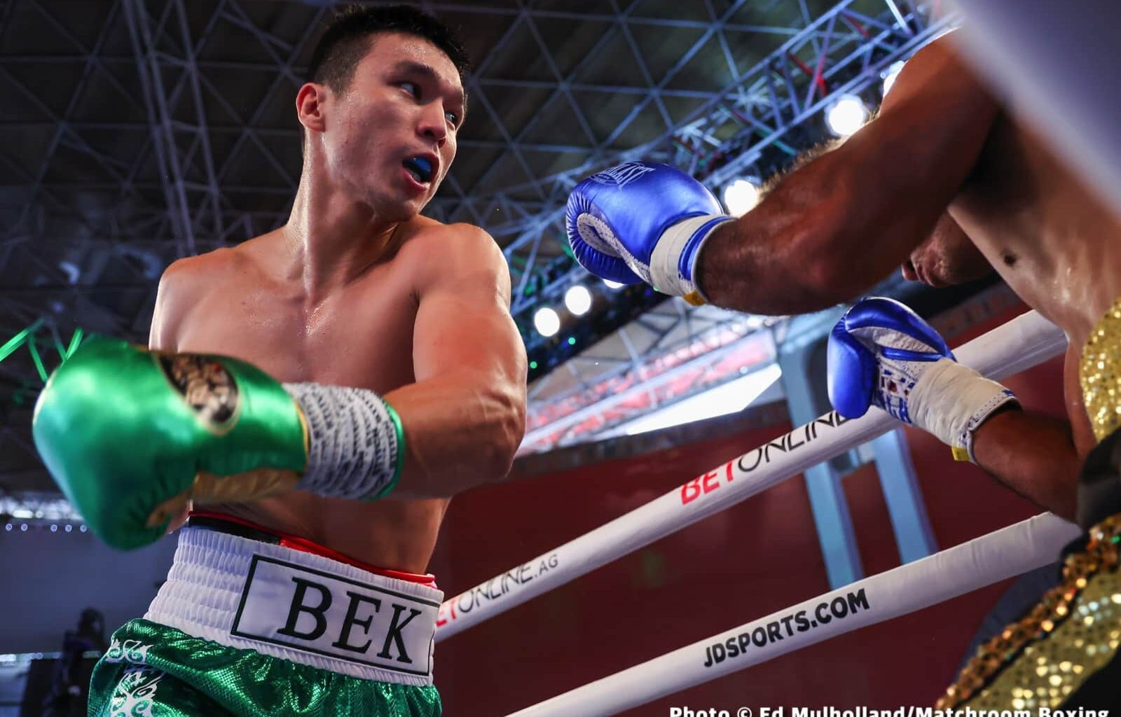 Steven Sumpter Somehow Lands "Underdog" Vegas Gig, Now Has To Survive Bek Nurmaganbet