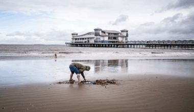Yellow weather warning in force as heavy rain hits England and Wales | The latest National and International News
