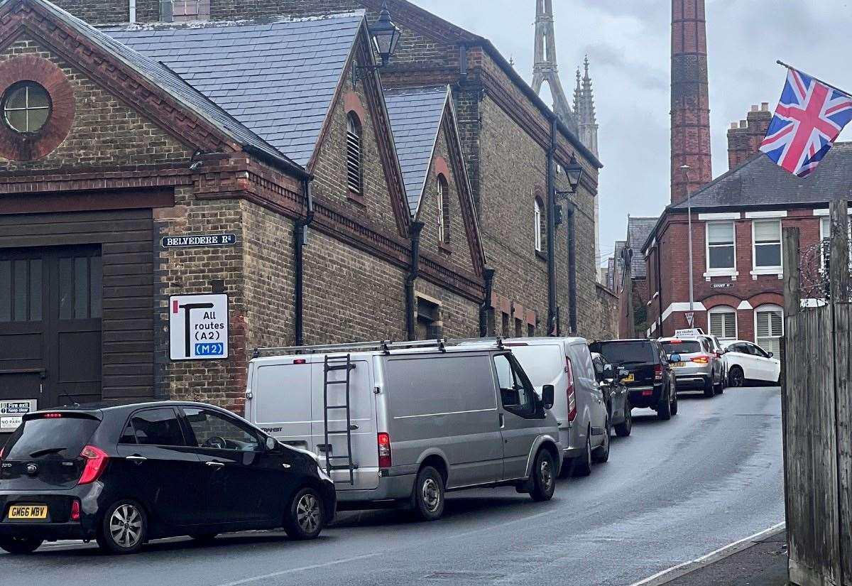 Faversham gridlocked after Whitstable Road shut near Love Lane for emergency water repairs